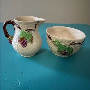 Wade Ceramics Bramble Pattern Creamer and Sugar Bowl Set
